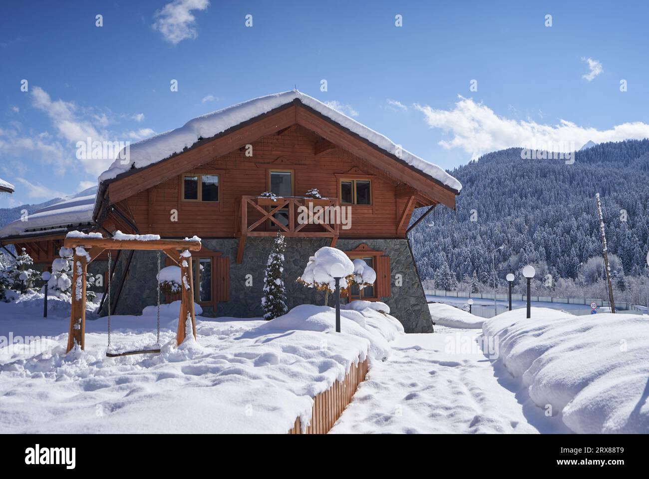 House in snowy mountains hi-res stock photography and images - Alamy
