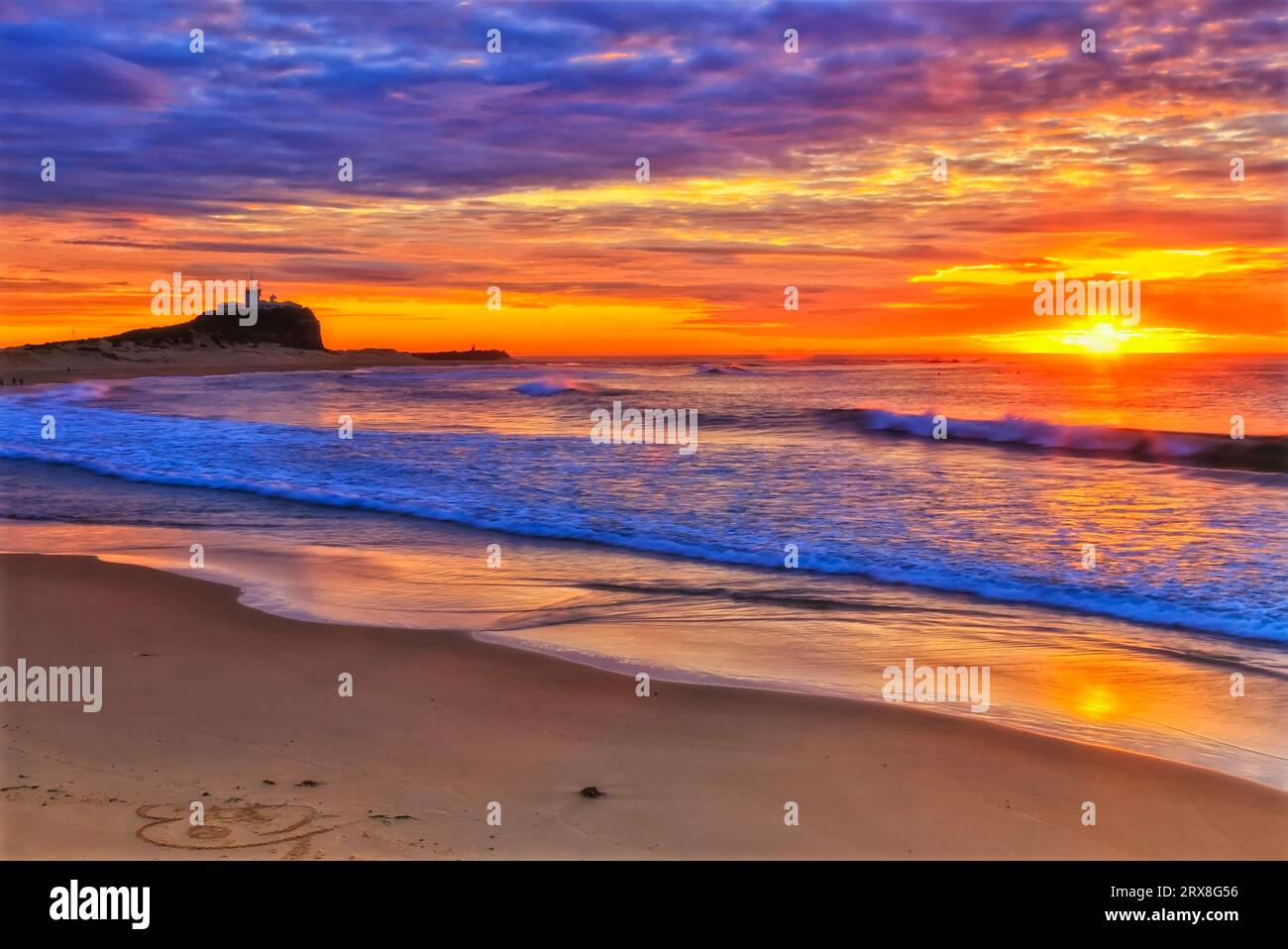Bright rising sun hi-res stock photography and images - Alamy