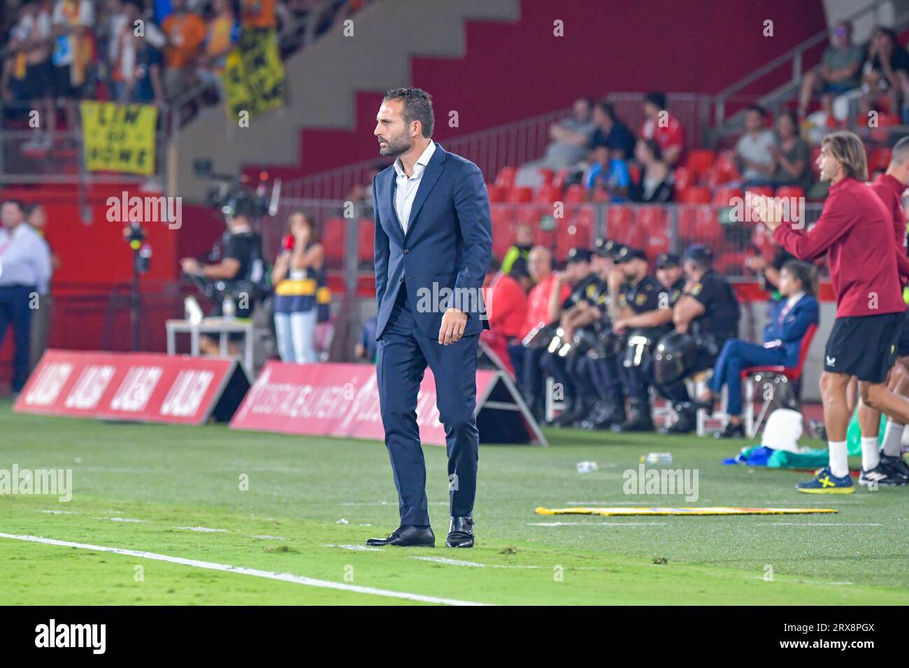 ALMERIA, SPAIN - SEPTEMBER 23: Ruben Baraja of Valencia CF focus during the match between UD Almeria and Valencia CF of La Liga EA Sports on September 23, 2023 at Power Horse Stadium in Almeria, Spain. (Photo by Samuel Carreño) Credit: Px Images/Alamy Live News Stock Photo