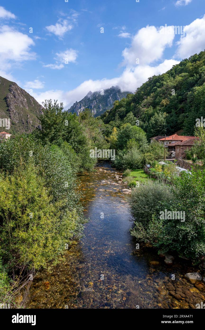 spain-somiedo-lake-path-hi-res-stock-photography-and-images-alamy