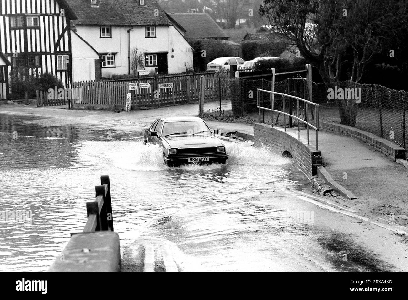 The Riverside & High Street Eynsford Kent Flooded  By River Darent June 1995 Stock Photo