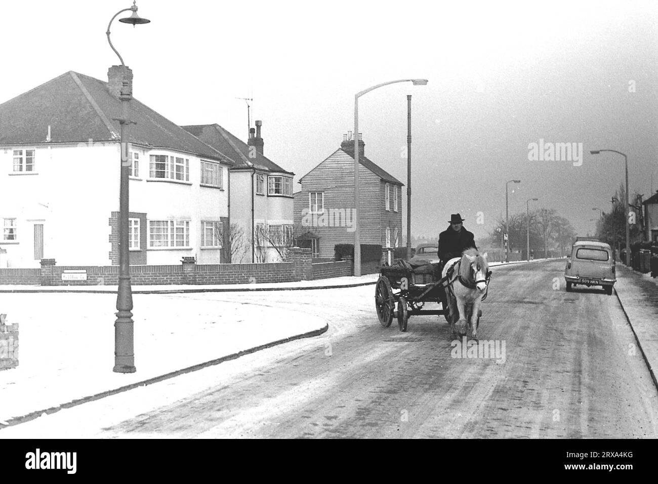 Rag And Bone Man on Woolwich Road Passing Russell Close Bexleyheath In Winter 1961 Stock Photo