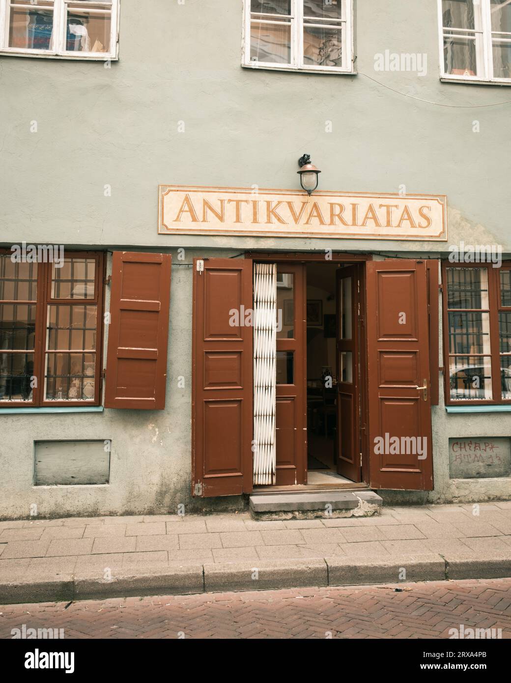 Antikvaras Vidas antique store in the Old Town of Vilnius, Lithuania Stock Photo