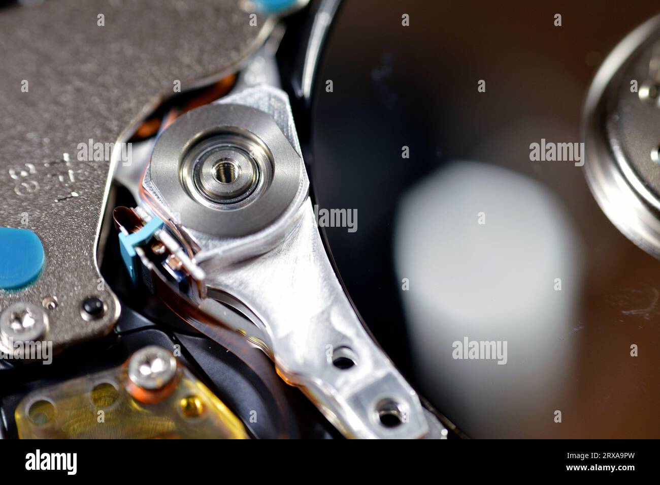 Laptop 2.5 inch hard disk drive storage memory, repair broken computer