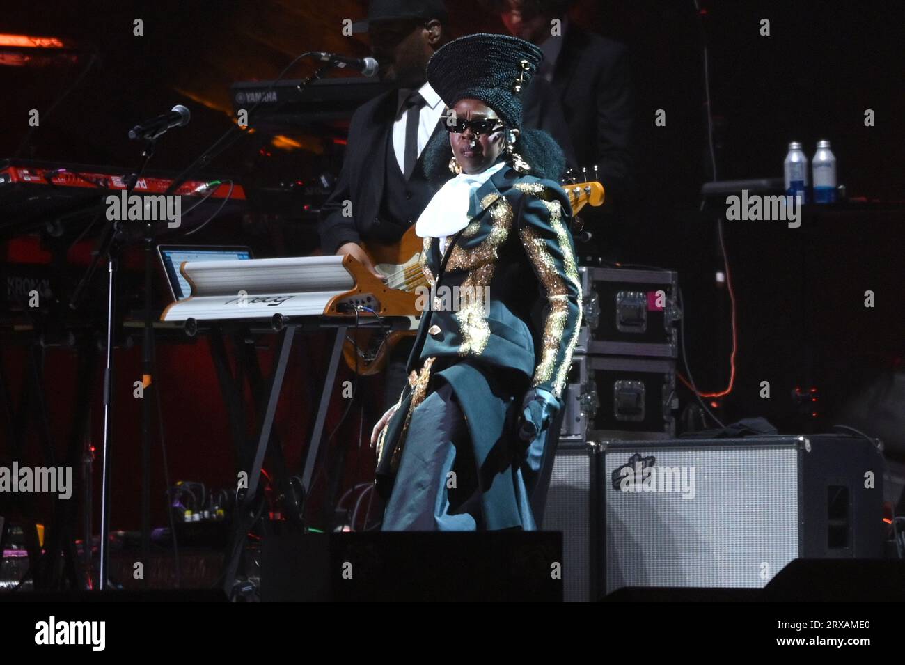New York, USA. 23rd Sep, 2023. Singer Lauryn Hill performs at the 2023 Global Citizen Festival on the Great Lawn in Central Park, New York, NY, September 23, 2023. (Photo by Anthony Behar/Sipa USA) Credit: Sipa USA/Alamy Live News Stock Photo