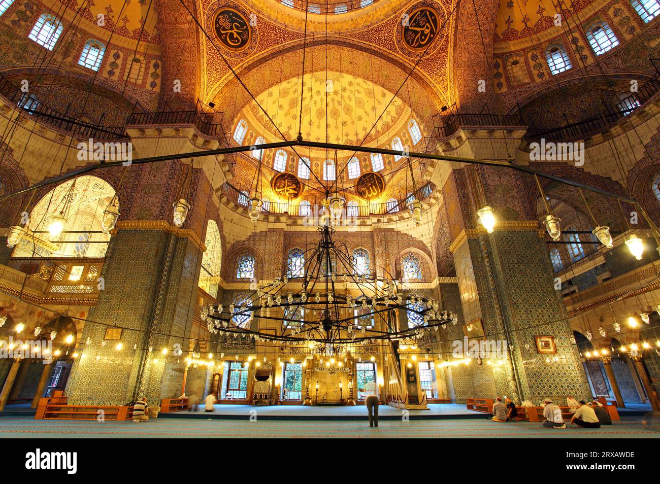 Golden mosque - Yeni Camii, Istanbul - interior Stock Photo - Alamy