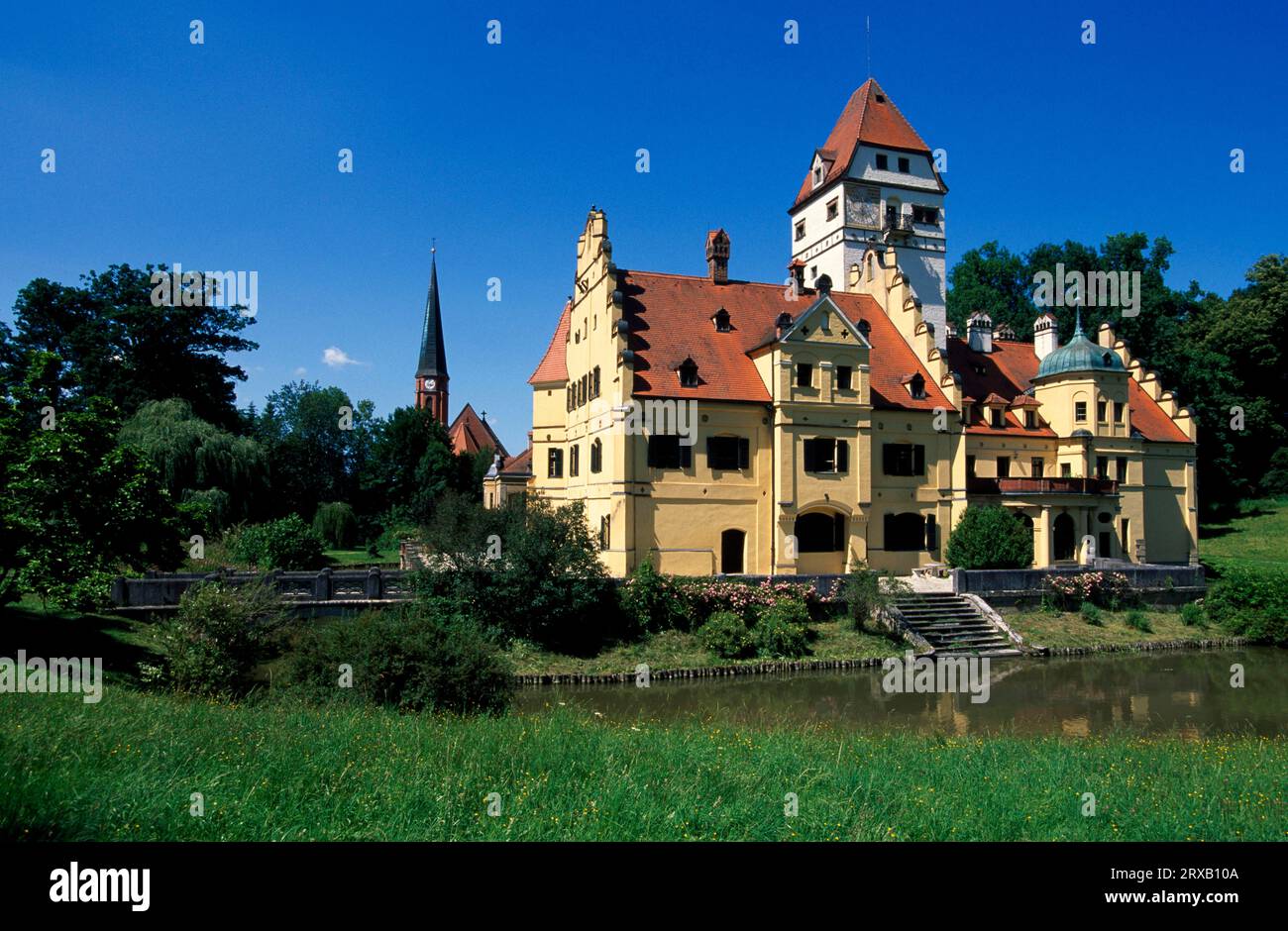 Moated castle in Schoenau in the spa triangle, castle, Bavarian thermal ...