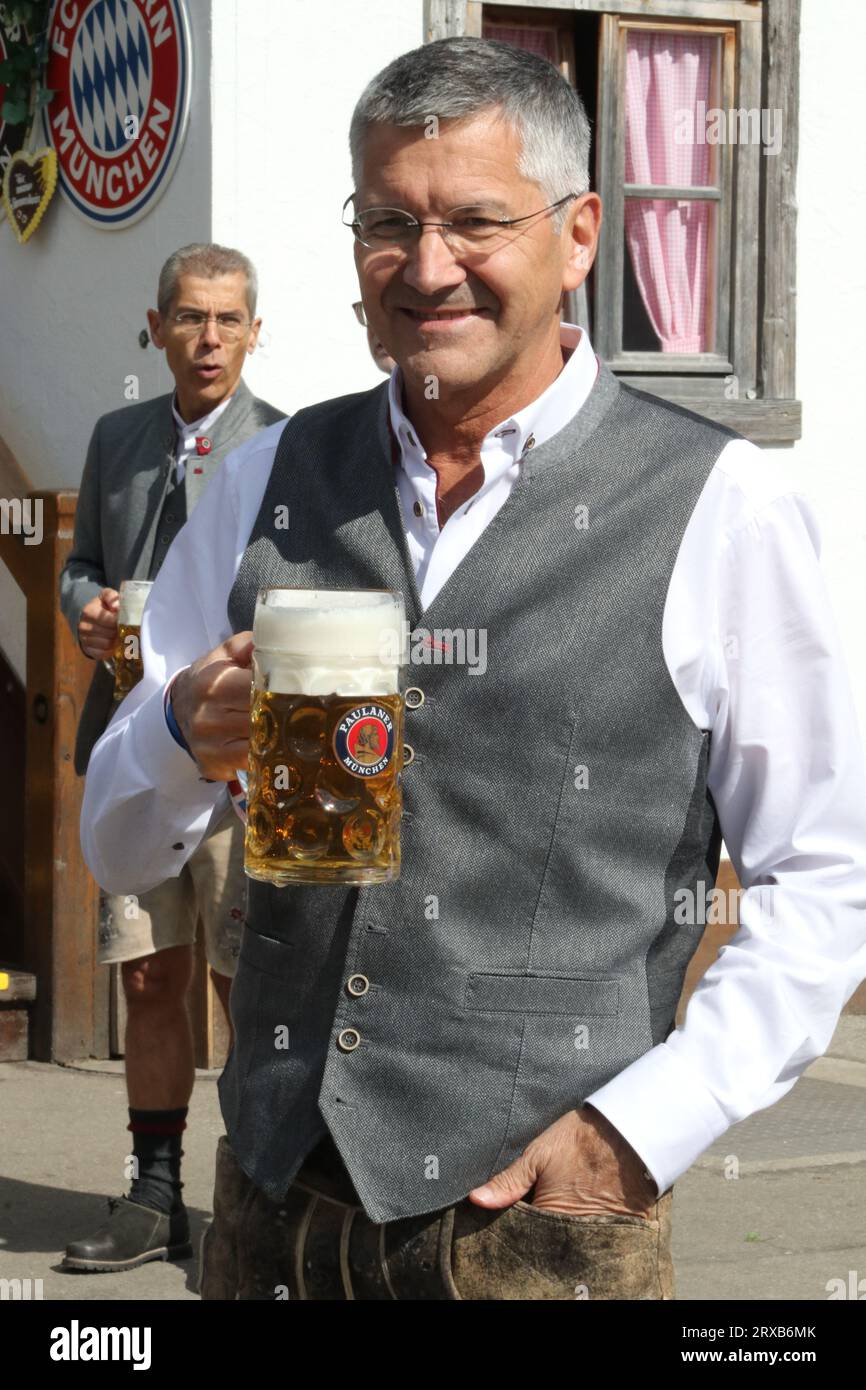 MUNICH, Germany, 24. September 2023: Herbert Hainer, the president of Bayern Munich looks on, players and management of Fc BAYERN make their traditional visit of the Oktoberfest and have lunch at the Käfer-Schänke, Kaefer Schaenke Beer Chalet during the Beer festival in Munich. the 188 Oktoberfest Muenchen, named also WIESN, on Sunday 24. September in Munich. The Oktoberfest is the world's largest folk festival and it draws around six million visitors annually. Each year, it continues to break new records. picture and copyright. @ Arthur Thill /ATP images (THILL Arthur/ATP/SPP) Stock Photo