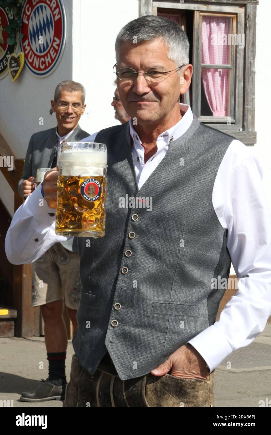 MUNICH, Germany, 24. September 2023: Herbert Hainer, the president of Bayern Munich looks on, players and management of Fc BAYERN make their traditional visit of the Oktoberfest and have lunch at the Käfer-Schänke, Kaefer Schaenke Beer Chalet during the Beer festival in Munich. the 188 Oktoberfest Muenchen, named also WIESN, on Sunday 24. September in Munich. The Oktoberfest is the world's largest folk festival and it draws around six million visitors annually. Each year, it continues to break new records. picture and copyright. @ Arthur Thill /ATP images (THILL Arthur/ATP/SPP) Stock Photo