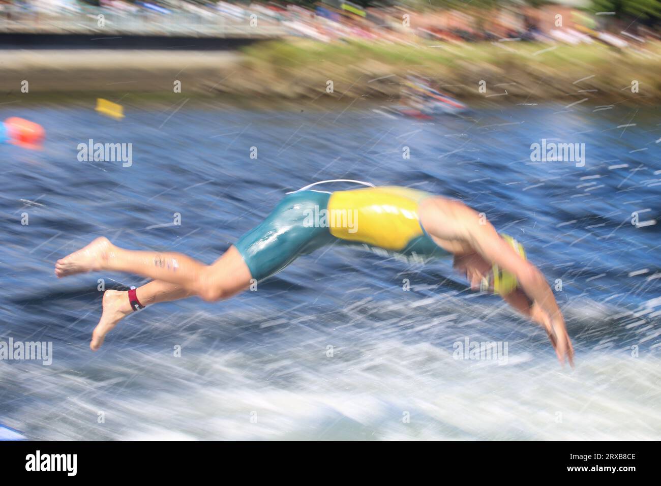 Pontevedra, Spain. 23rd Sep, 2023. The Australian triathlete, Bradley Course in the swimming test during the 2023 Men's U23 Triathlon World Championships, on September 23, 2023, in Pontevedra, Spain. (Photo by Alberto Brevers/Pacific Press) Credit: Pacific Press Media Production Corp./Alamy Live News Stock Photo