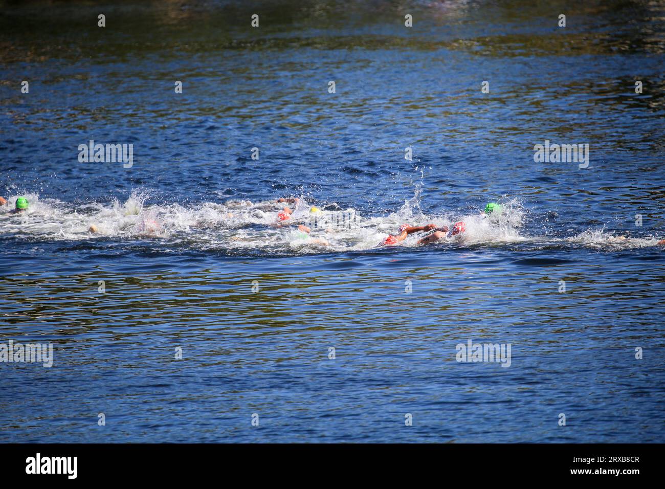 Pontevedra, Spain. 23rd Sep, 2023. Pontevedra, Spain, September 23, 2023: Several triathletes in the swimming event during the 2023 Men's U23 Triathlon World Championships, on September 23, 2023, in Pontevedra, Spain. (Photo by Alberto Brevers/Pacific Press) Credit: Pacific Press Media Production Corp./Alamy Live News Stock Photo