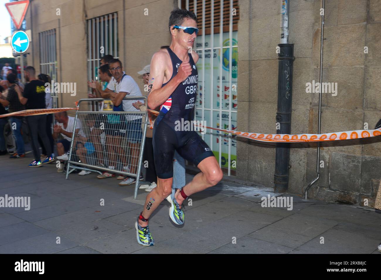 Pontevedra, Spain. 23rd Sep, 2023. British triathlete, Jonathan Brownlee in the athletics event during the 2023 Elite Men's Triathlon World Championships, on September 23, 2023, in Pontevedra, Spain. (Photo by Alberto Brevers/Pacific Press) Credit: Pacific Press Media Production Corp./Alamy Live News Stock Photo