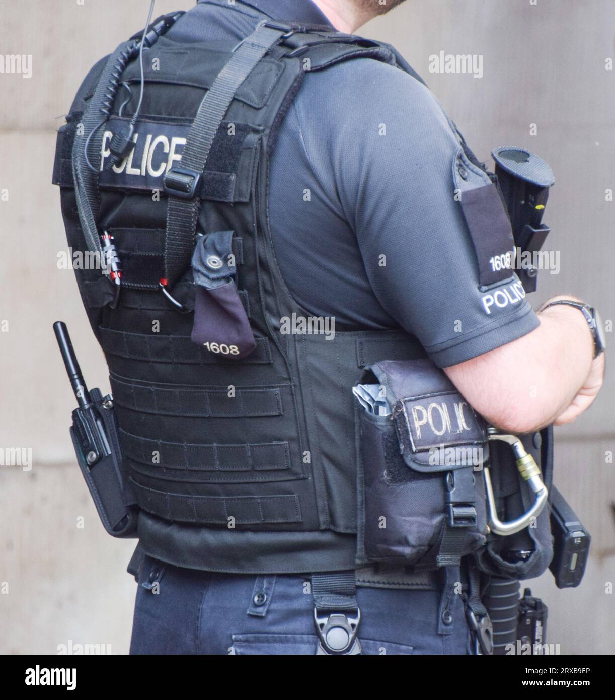 London, England, UK. 24th Sep, 2023. An armed police officer on patrol in Westminster. Dozens of Metropolitan Police firearms officers are reportedly refusing to go on armed duty, after an unnamed officer was charged with the murder of Chris Kaba. The majority of police officers in London do not carry weapons and only specialist firearms officers are authorised to do so. (Credit Image: © Vuk Valcic/ZUMA Press Wire) EDITORIAL USAGE ONLY! Not for Commercial USAGE! Stock Photo