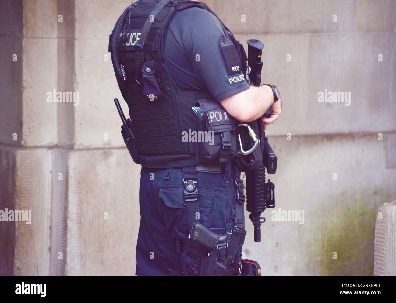 London, England, UK. 24th Sep, 2023. An armed police officer on patrol in Westminster. Dozens of Metropolitan Police firearms officers are reportedly refusing to go on armed duty, after an unnamed officer was charged with the murder of Chris Kaba. The majority of police officers in London do not carry weapons and only specialist firearms officers are authorised to do so. (Credit Image: © Vuk Valcic/ZUMA Press Wire) EDITORIAL USAGE ONLY! Not for Commercial USAGE! Stock Photo