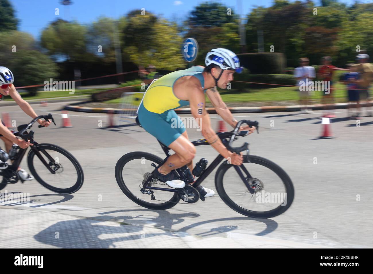 Pontevedra, Galicia, Spain. 23rd Sep, 2023. Pontevedra, Spain, September 23, 2023: The Australian triathlete, Lachlan Jones in the cycling test during the 2023 Men's U23 Triathlon World Championship, on September 23, 2023, in Pontevedra, Spain. (Credit Image: © Alberto Brevers/Pacific Press via ZUMA Press Wire) EDITORIAL USAGE ONLY! Not for Commercial USAGE! Stock Photo