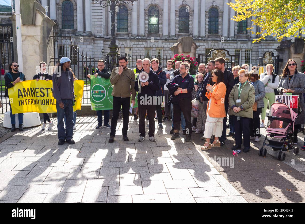 Right to Food Rally, Belfast City Hall joins campaigners in London and Liverpool to mark Right to Food Week. The rally is organised by Foodstock founder, SDLP councillor Paul Doherty. Belfast, Northern Ireland, 23 September 2023 Stock Photo