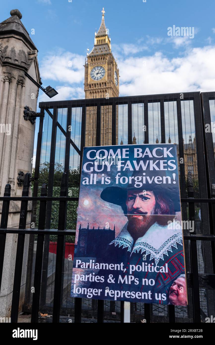 Freedom rally in London, protesting against government control, and promoting free speech. Guy Fawkes placard Stock Photo