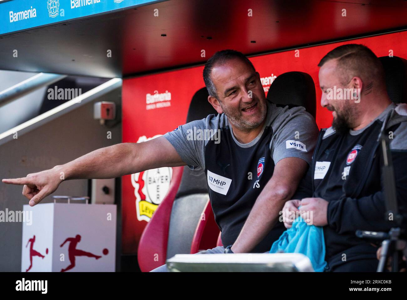 Leverkusen, Deutschland. 24th Sep, 2023. Frank Schmidt (Trainer 1. FC ...