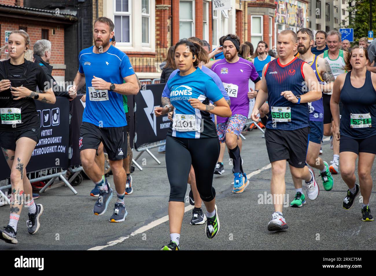 Runthrough events hi-res stock photography and images - Alamy