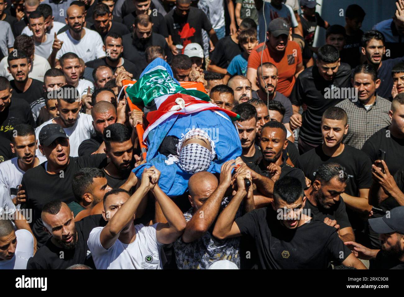 (EDITORS NOTE Image depicts death)Palestinian mourners carry the