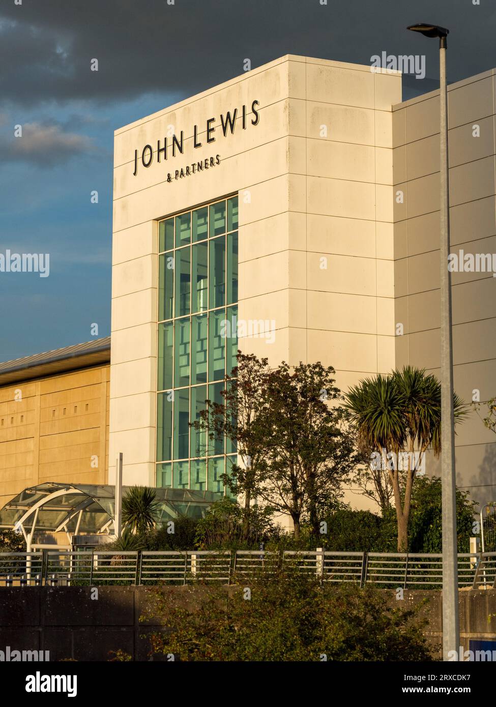 Hollister cribbs causeway deals