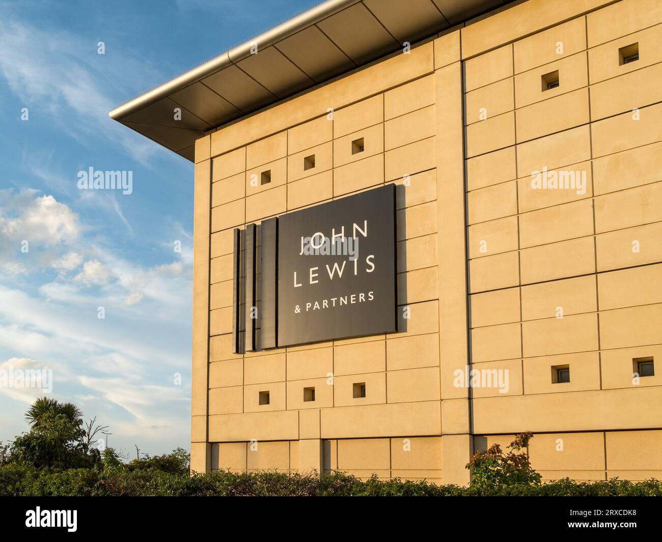 Shopping mall outside uk hi res stock photography and images