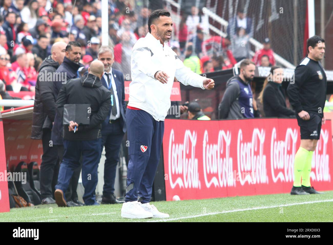 Buenos Aires, Argentina. 24th Sep, 2023. Carlos Tevez, coach of Independiente, during the game for the 6th round of Argentina´s Liga Profesional de Fútbol Binance Cup at Ricardo Bochini Stadium ( Credit: Néstor J. Beremblum/Alamy Live News Stock Photo