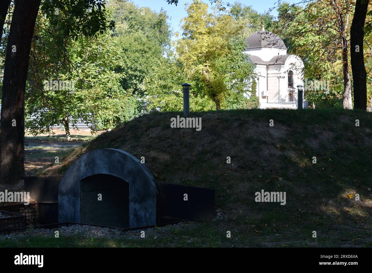 Zaporizhzhia, Ukraine. 23rd Sep, 2023. A view of the municipal bomb shelter in the park zone in the center of Zaporizhzhia. The commander of the Tavria group troops, Oleksandr Tarnavskyi (Ukraine), said that the Defence Forces had broken through the Russian defences in Verbove, Zaporizhzhia region. He adds that the main thing is not to lose the initiative that the Ukrainian army has now. (Credit Image: © Andriy Andriyenko/SOPA Images via ZUMA Press Wire) EDITORIAL USAGE ONLY! Not for Commercial USAGE! Stock Photo