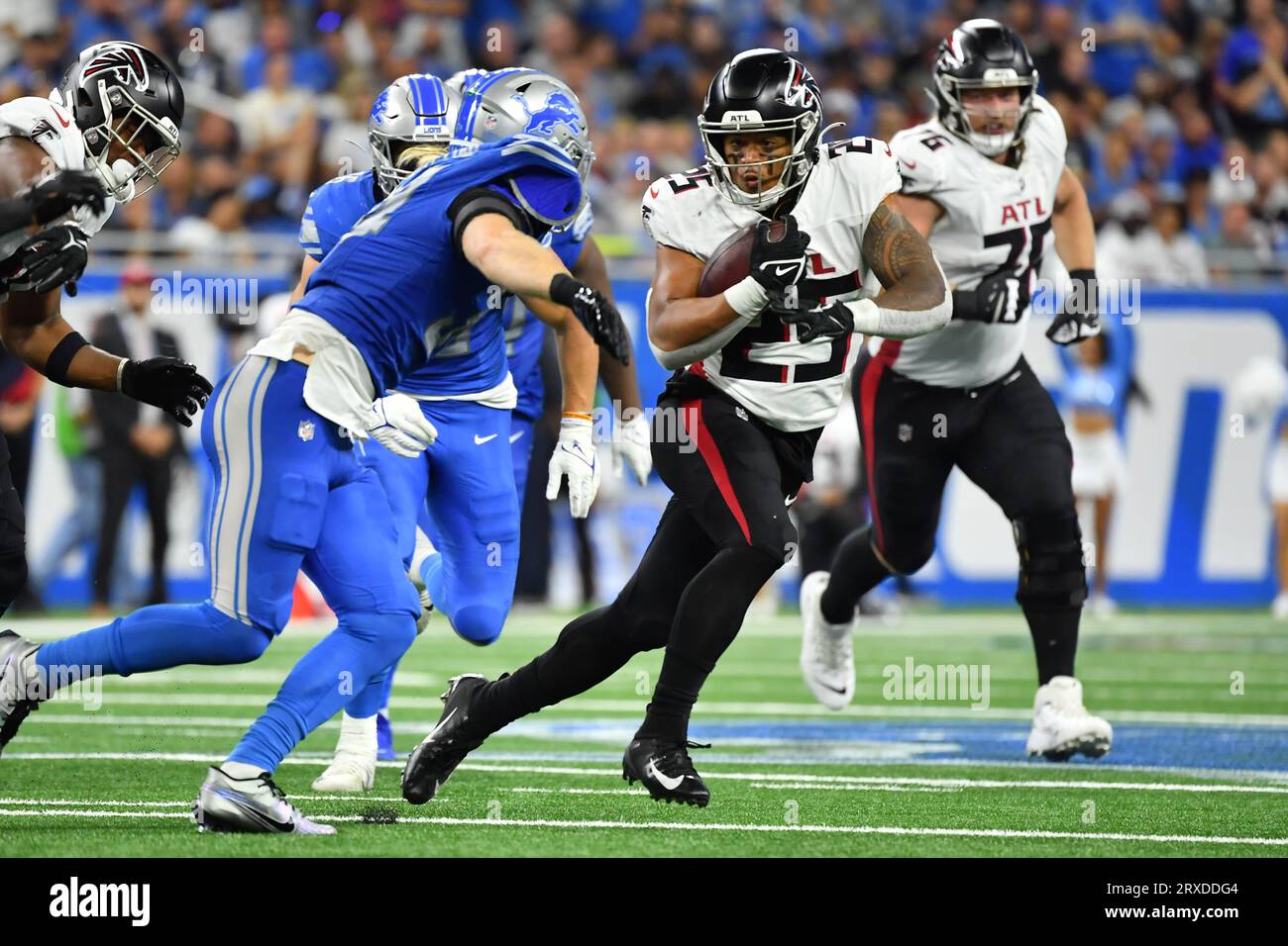 DETROIT, MI - SEPTEMBER 24: Atlanta Falcons running back (25) Tyler  Allgeier in action during the game between Atlanta Falcons and Detroit  Lions on September 24, 2023 at Ford Field in Detroit