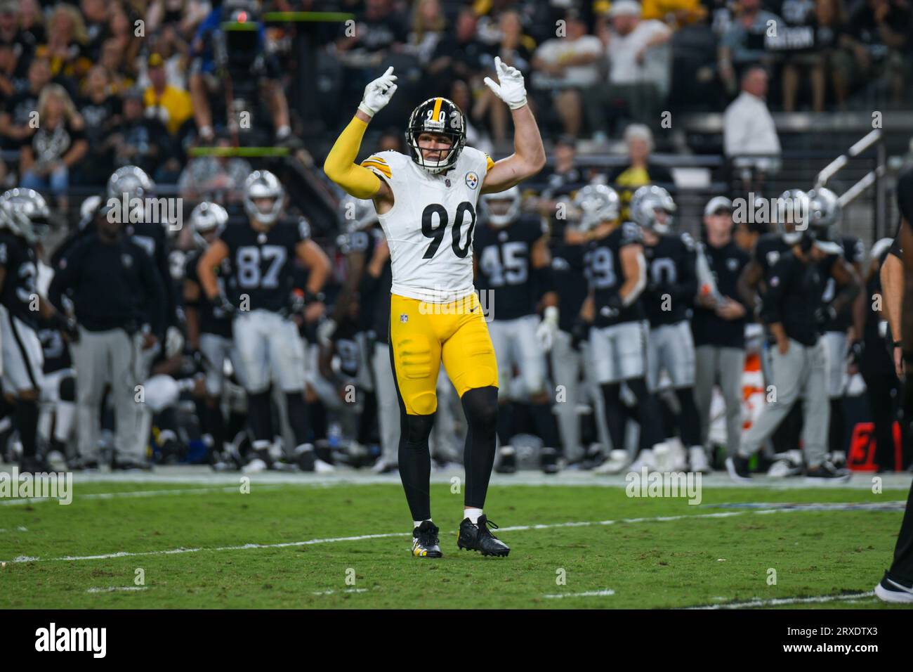 Pittsburgh Steelers linebacker T.J. Watt (90) and Las Vegas