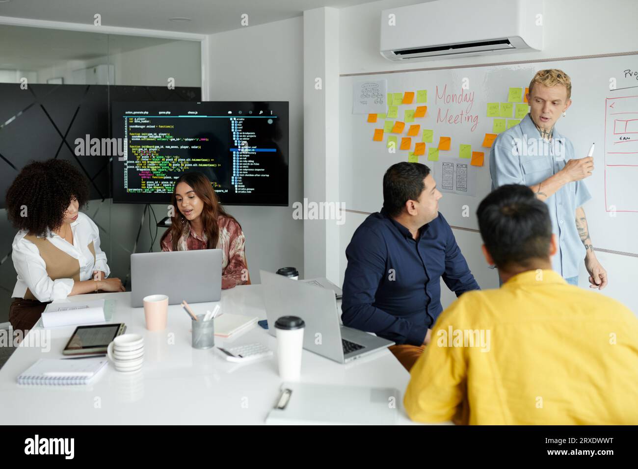 Diverse team developers sharing hi-res stock photography and images - Alamy