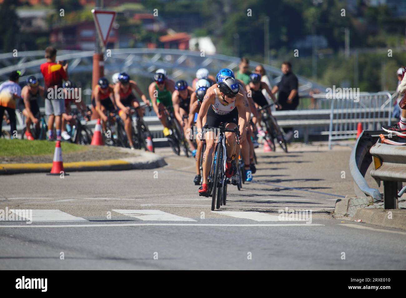 Pontevedra, Spain. 24th Sep, 2023. German triathlete, Tanja Neubert pulling the peloton during the 2023 Women's U23 Triathlon World Championships, on September 24, 2023, in Pontevedra, Spain. (Photo by Alberto Brevers/Pacific Press) Credit: Pacific Press Media Production Corp./Alamy Live News Stock Photo