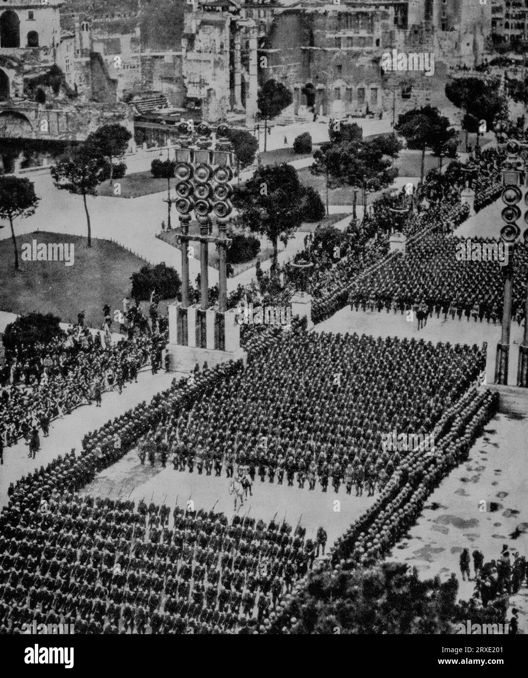 Following Italy's decleration of war on the Allies, Italian troop march down the Passo Romano in Rome in Jine 1940 during the Second World War. Stock Photo