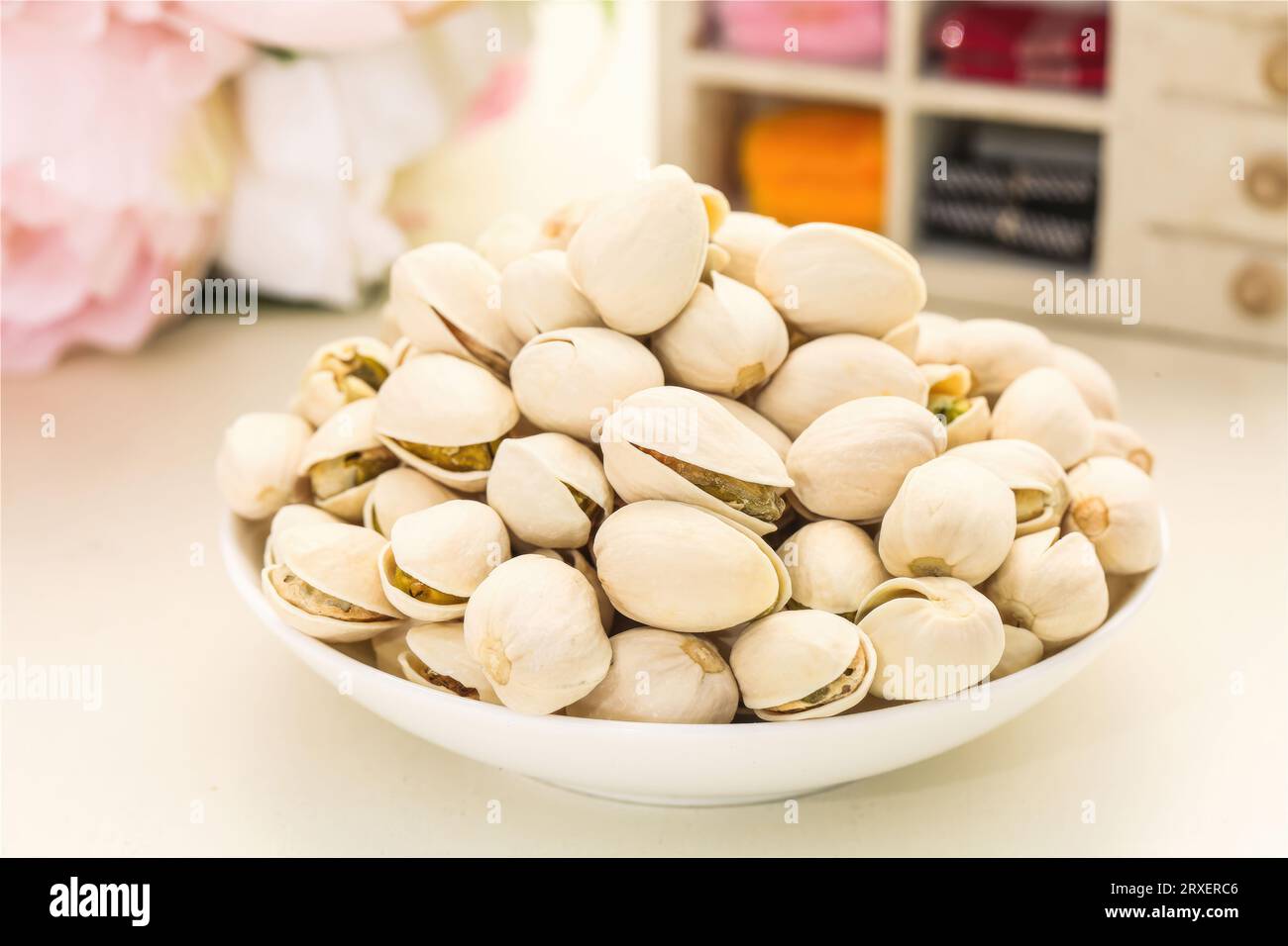 The Mighty Pistachio Health Benefits and Nutritional Value, hi res