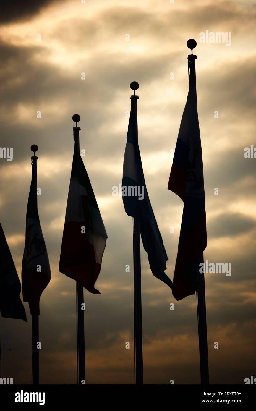 Flags silhouetted hi-res stock photography and images - Alamy