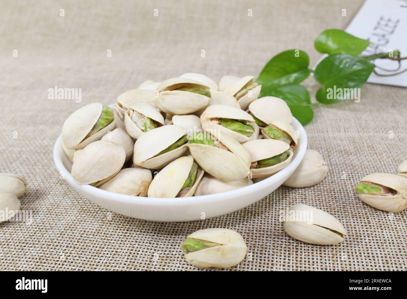 The Mighty Pistachio Health Benefits and Nutritional Value, hi res