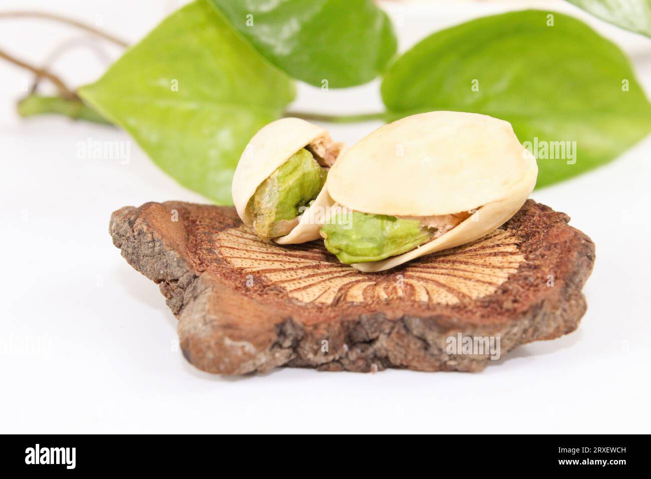 The Mighty Pistachio Health Benefits and Nutritional Value, hi res