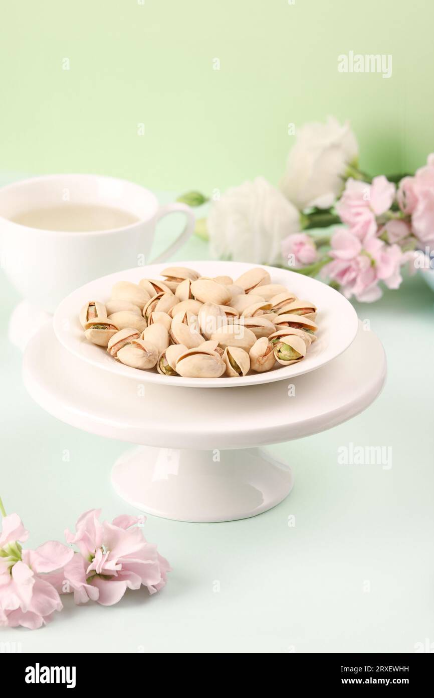 The Mighty Pistachio Health Benefits and Nutritional Value, hi res