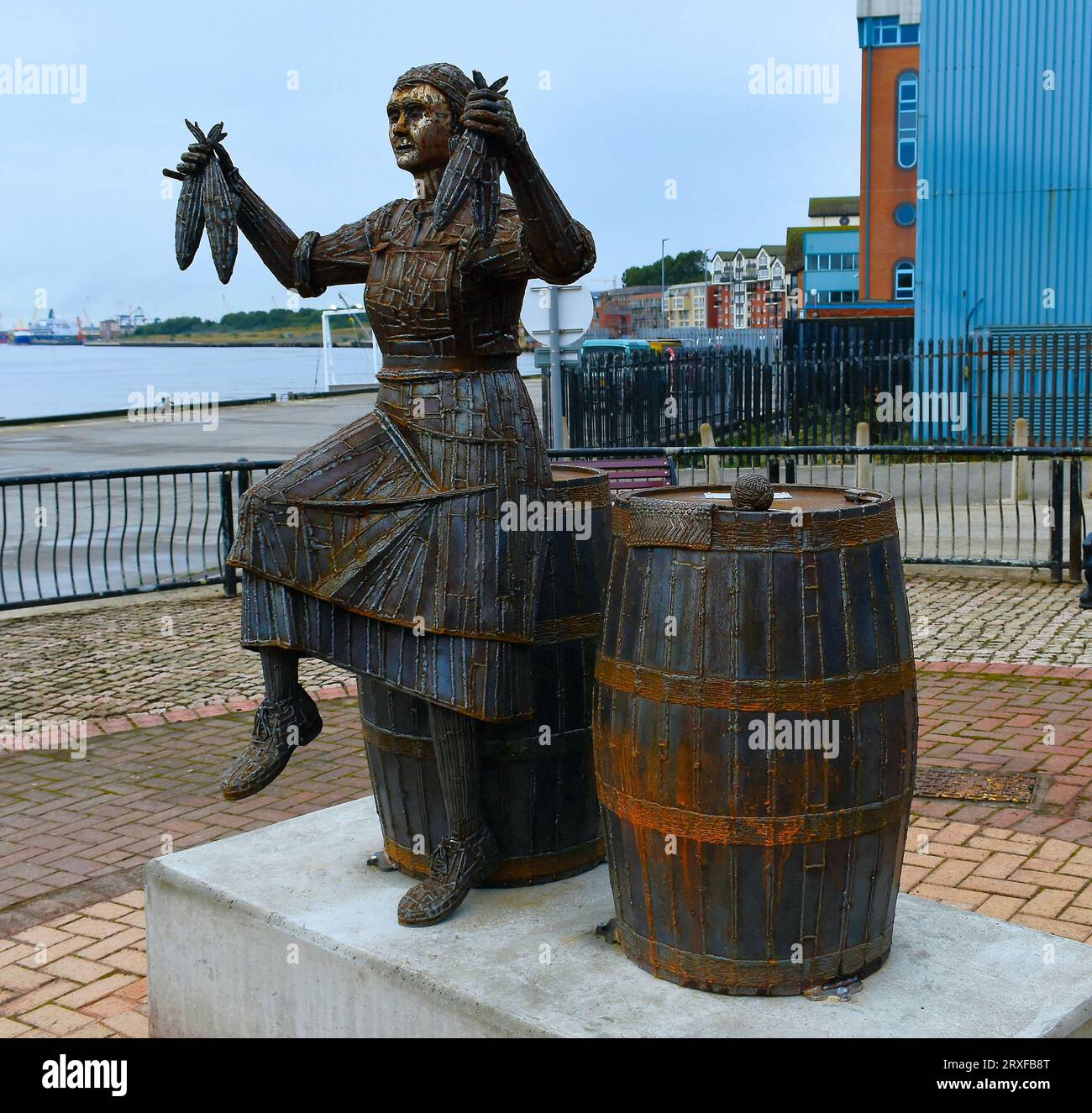The Ray Lonsdale sculpture of the Herring Girl on North Shields  Fish Quay at 22 September 2023 opened by Brenda Blethyn aka   Vera Stock Photo