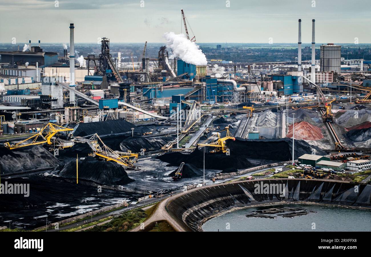 IJMUIDEN - A drone photo of the Tata Steel IJmuiden steel factory. ANP  JEFFREY GROENEWEG netherlands out - belgium out Stock Photo - Alamy