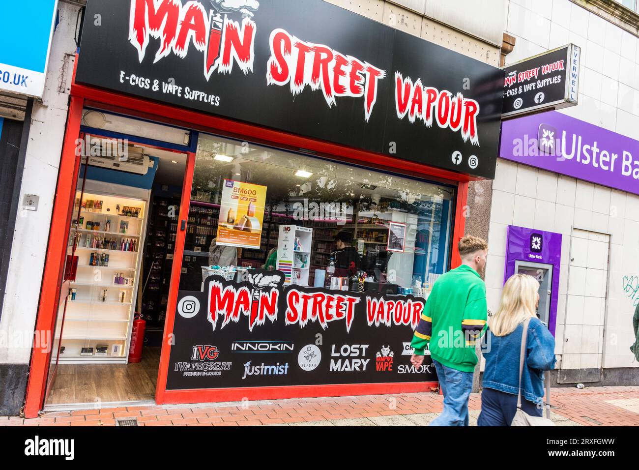 Main Street Vapour vape e cigarette shop in Belfast, Northern Ireland Stock Photo