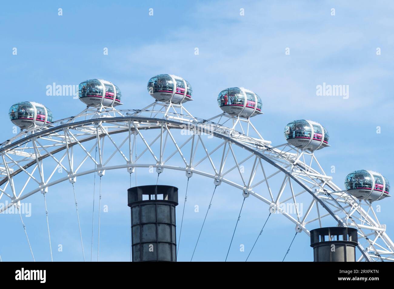london-uk-25-september-2023-uk-weather-capsules-of-the-london-eye