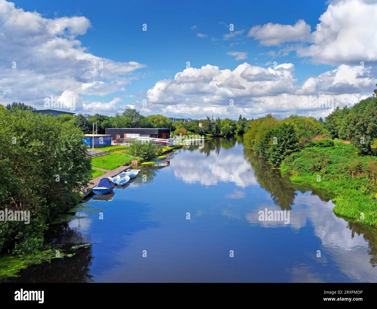 UK, West Yorkshire, Leeds, View of Aire and Calder Navigation looking West from Thwaite Lane. Stock Photo