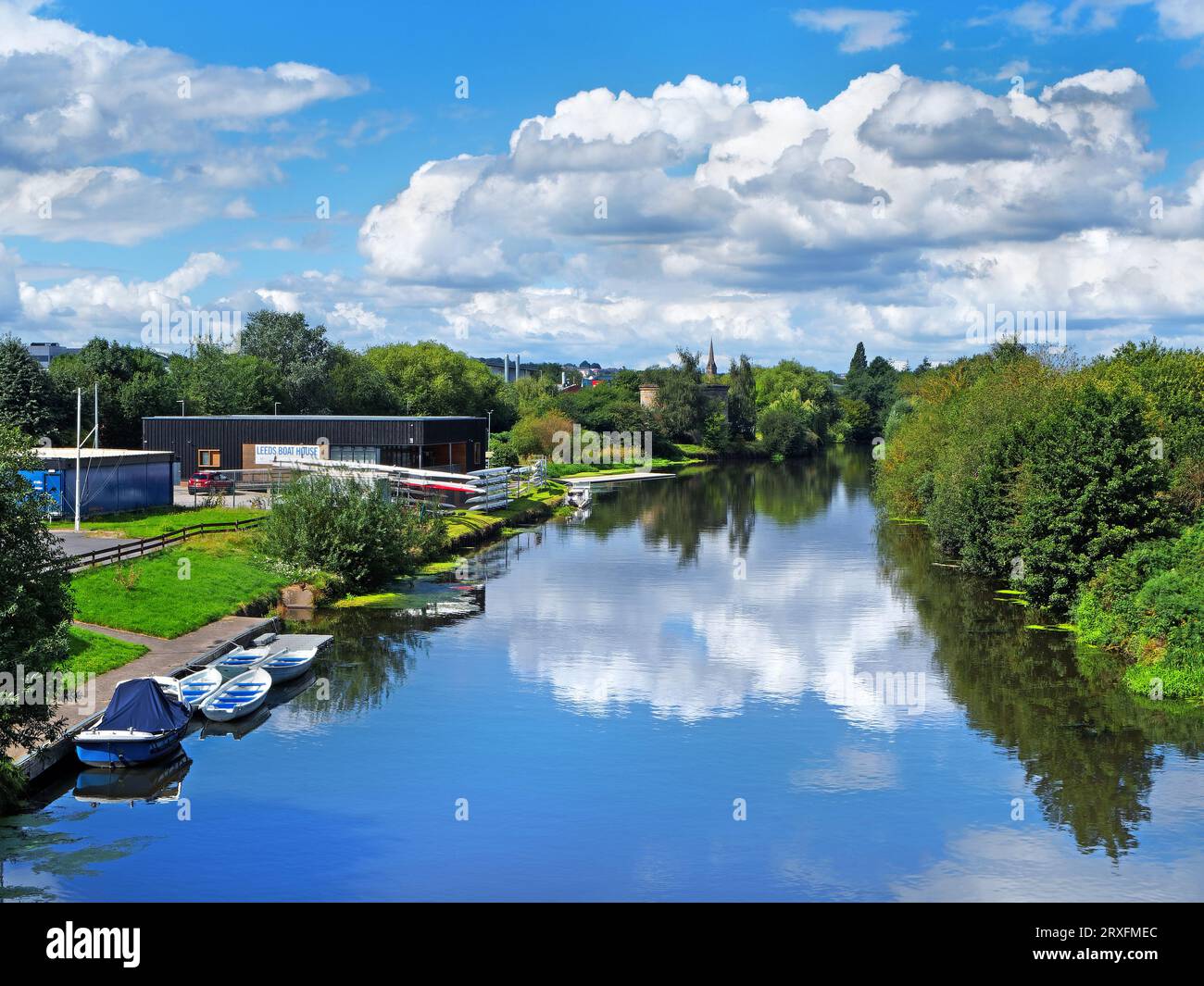 UK, West Yorkshire, Leeds, View of Aire and Calder Navigation looking West from Thwaite Lane. Stock Photo