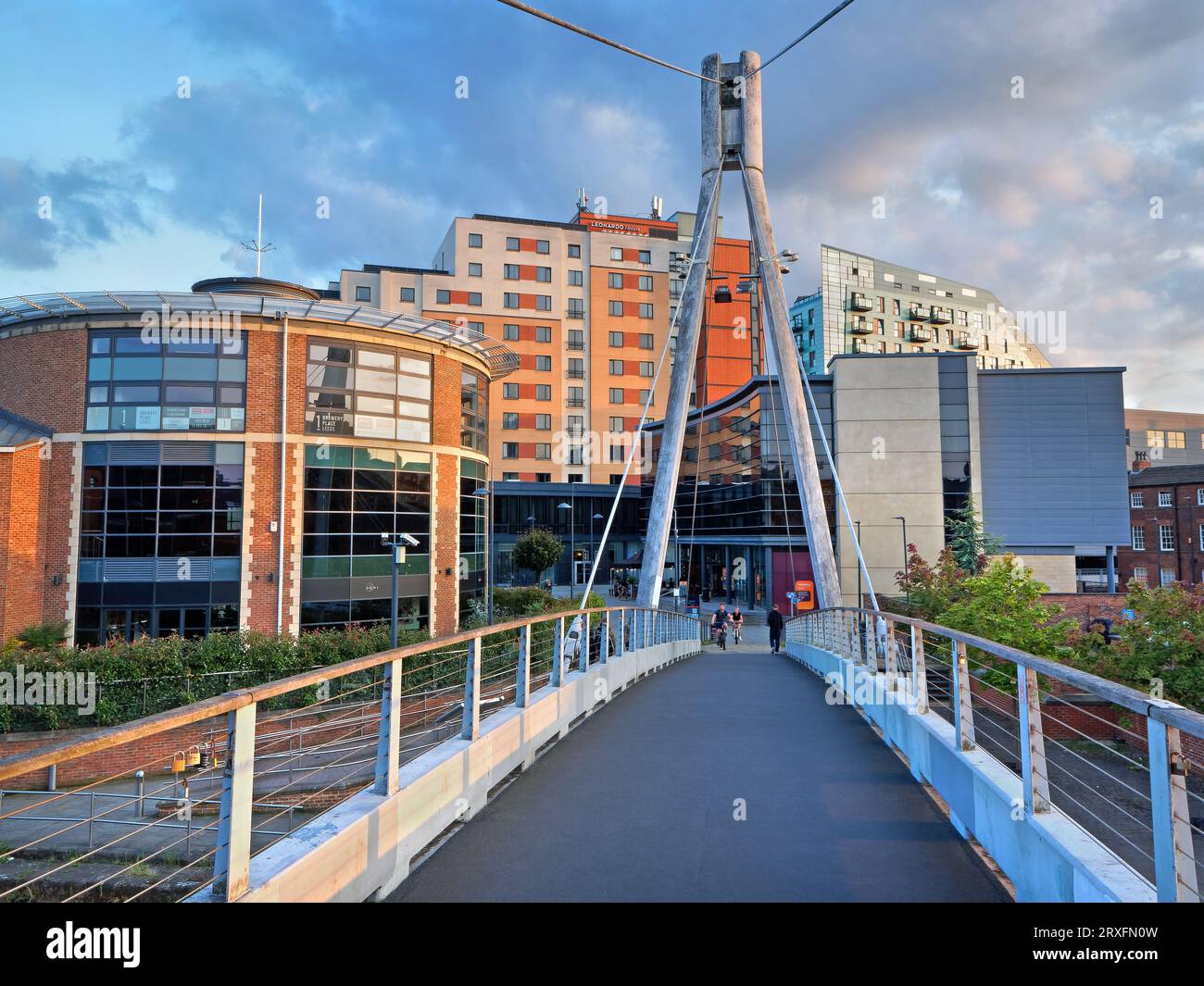 UK, West Yorkshire, Leeds, Centenary Bridge and Brewery Place. Stock Photo