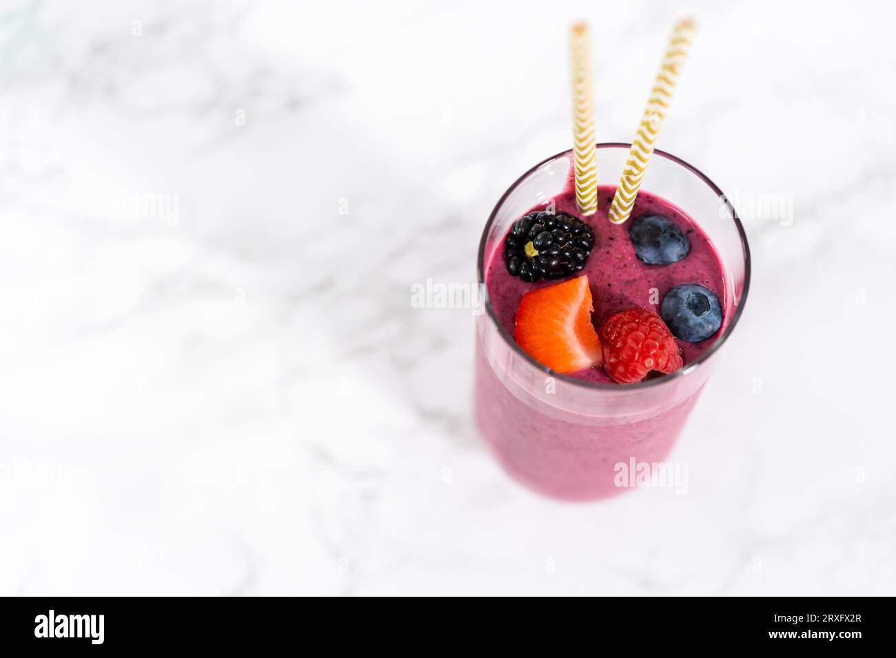 Mixed berry smoothie Stock Photo - Alamy