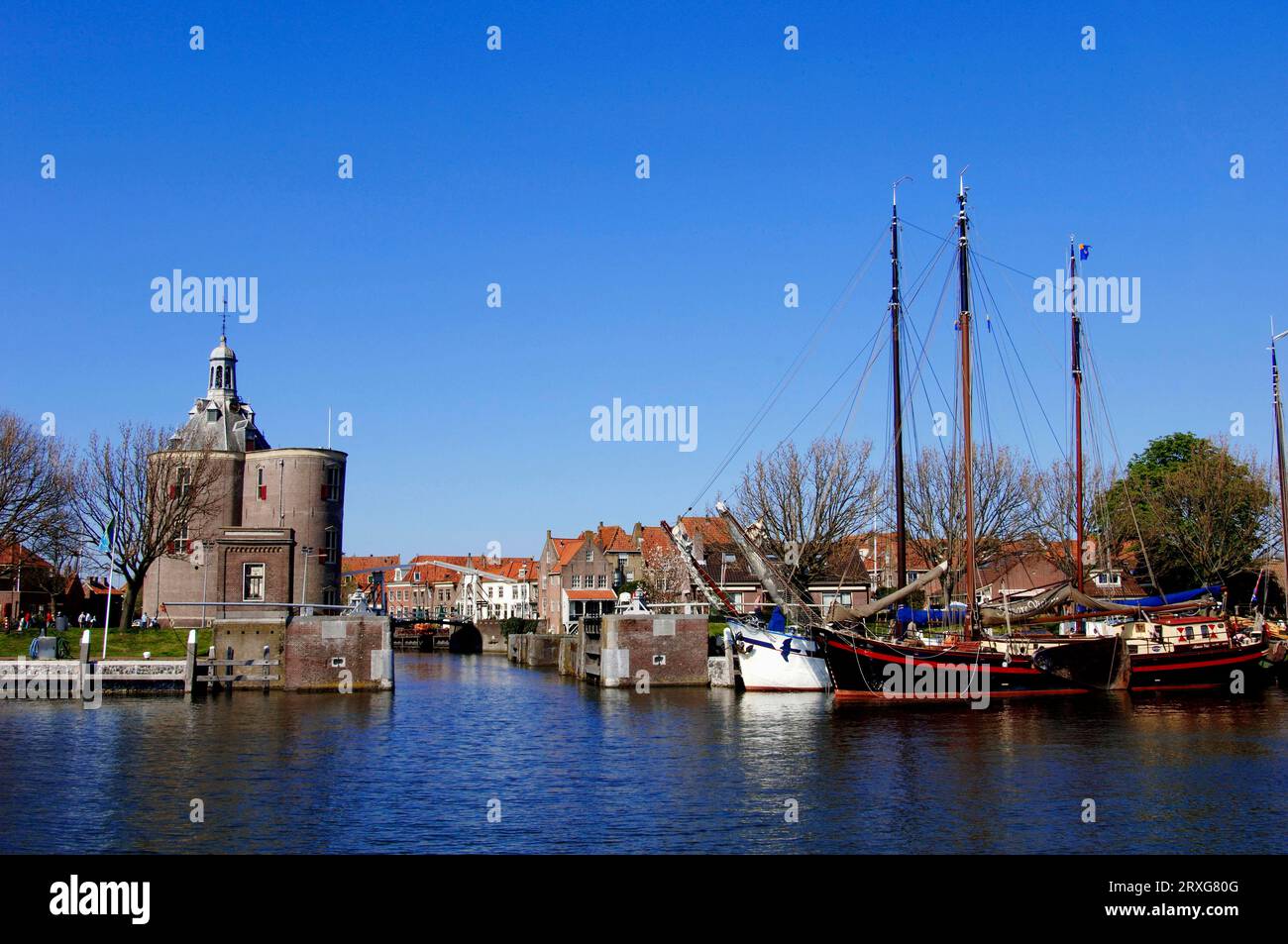 Defence defence tower 'Dromedaris' and ships in the harbour, Enkhuizen, Netherlands Stock Photo