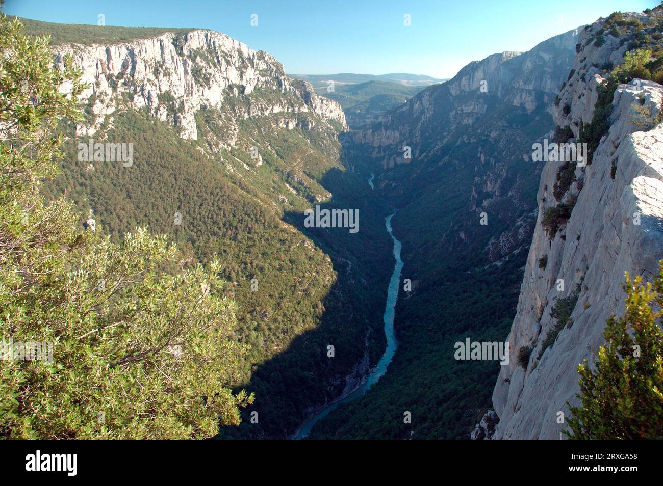 view-on-river-verdon-grand-canyon-du-verdon-provence-southern-france