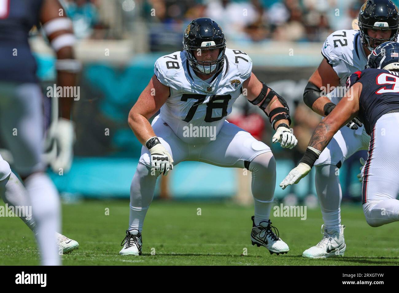 Jacksonville Jaguars offensive tackle Jawaan Taylor (75) runs onto the  field during a NFL football game against the Indianapolis Colts, Sunday,  September 18, 2022 in Jacksonville, Fla. (AP Photo/Alex Menendez Stock  Photo - Alamy