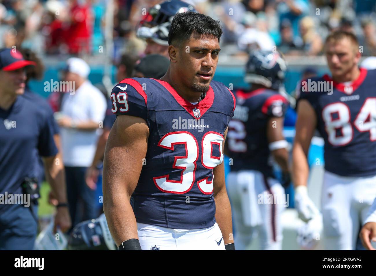 Houston Texans linebacker Henry To'oTo'o (39) warms up before an NFL ...